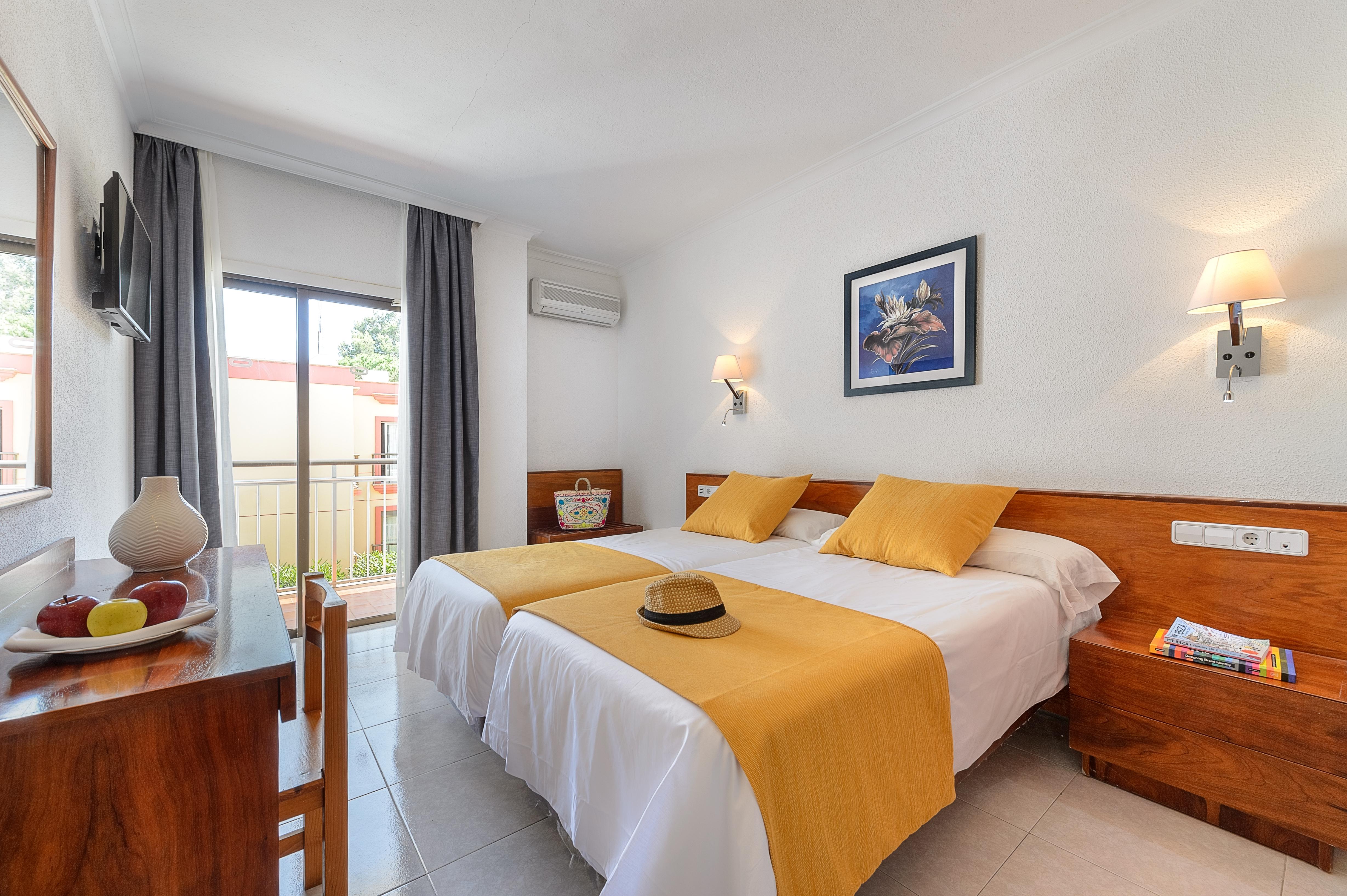 Aparthotel Vibra Bay San Antonio  Ngoại thất bức ảnh