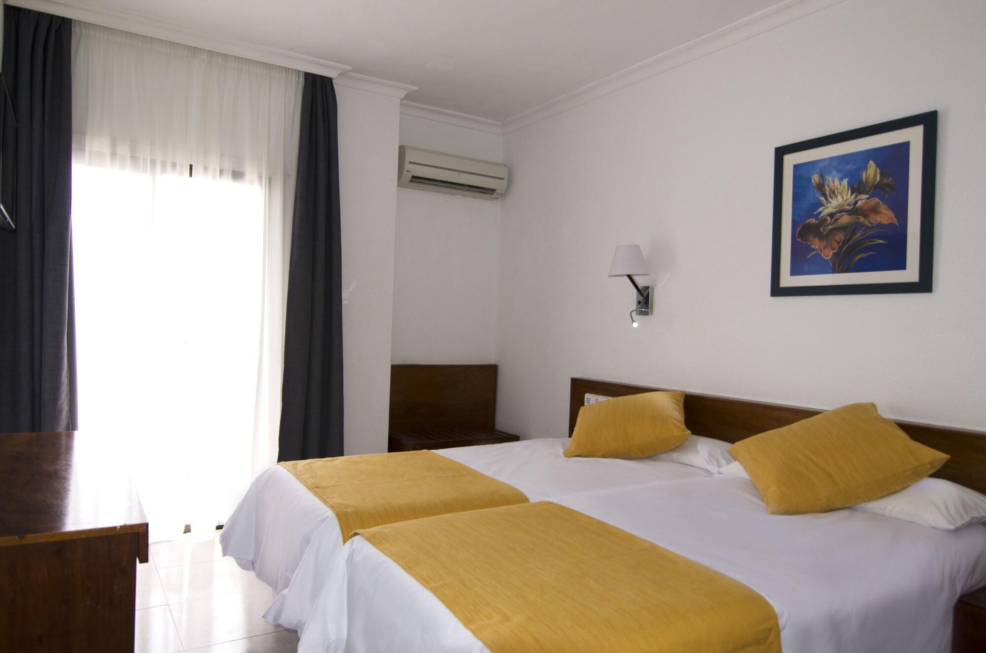 Aparthotel Vibra Bay San Antonio  Ngoại thất bức ảnh