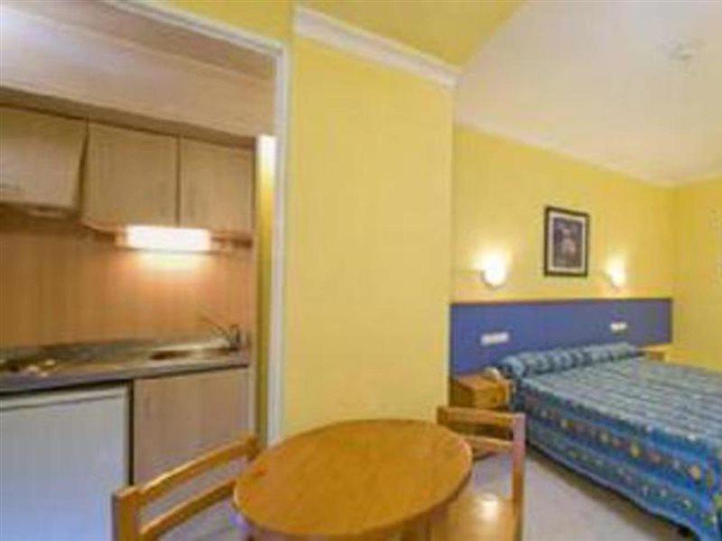 Aparthotel Vibra Bay San Antonio  Ngoại thất bức ảnh